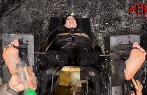 【在线播】Fettish – Tickle Therapy – Ashlee Quill and Fae Donata