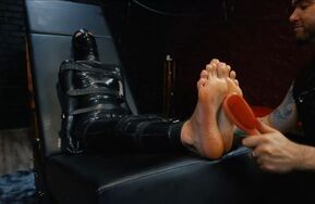 RFStudioProduction – Anna Luna in Latex – Barefoot Tickling and Slow Undres