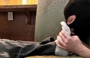 【PXF】剧情-颜值女下班回家被抓住放倒脱鞋脱袜TK挠甜