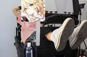 行乐原创-玉足女孩笑刑体验