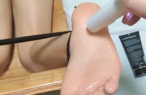 【在线播】椅子TK没有露脸，不过脚脚看着水嫩嫩的