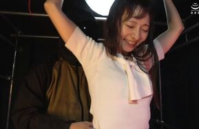 「美素人妻在万岁拘束中扭动挠痒痒」新标签MK5（被严重挠痒前5秒）Vol.2 素人人妻真奈美②MK5 002 24K