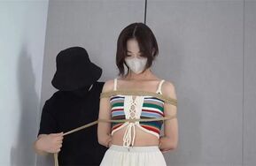 【灰太狼的羊】被坑货姐妹带入游戏陷阱—丹丹很怕痒 带字幕